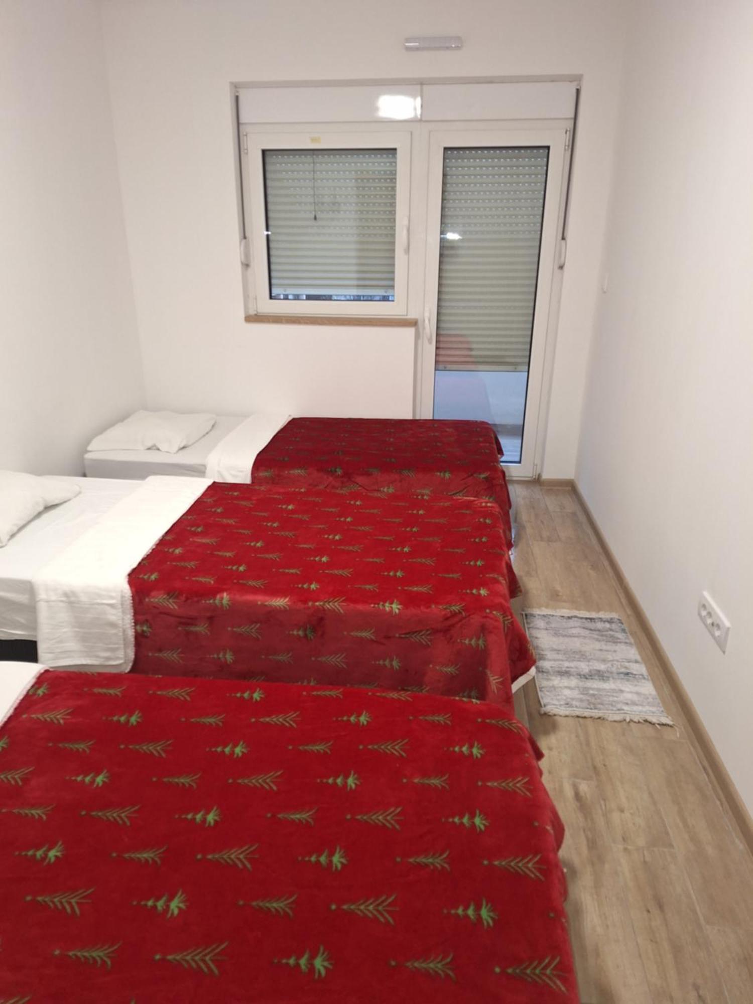 Expo Airport Otel Surčin Extérieur photo