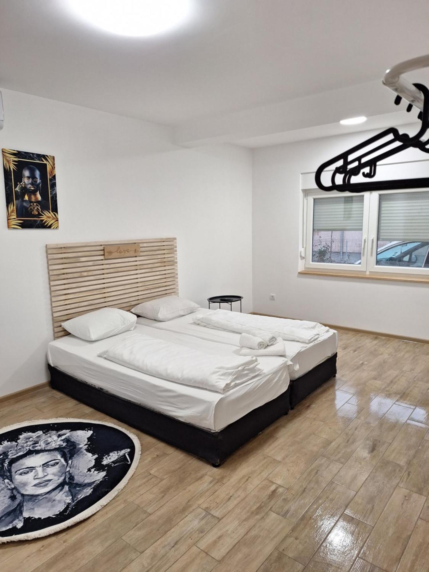 Expo Airport Otel Surčin Extérieur photo